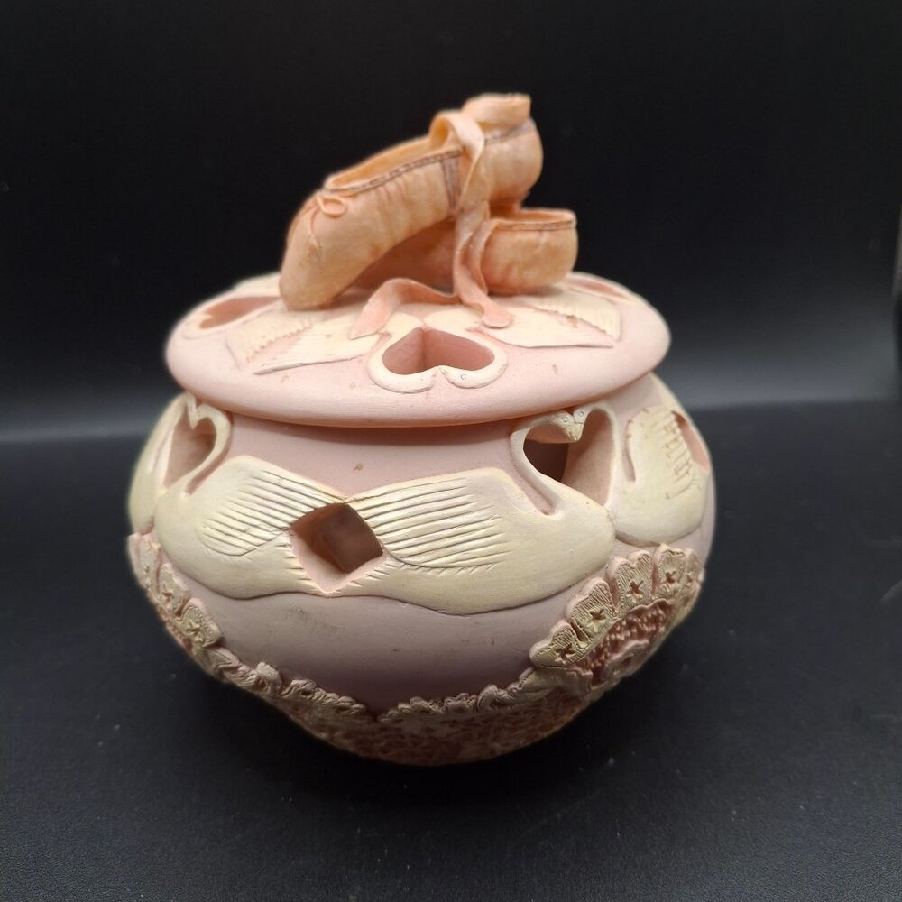 Decorative Stone Potpourri Pot With Ballet Shoes Lid Swan Heart Cutouts